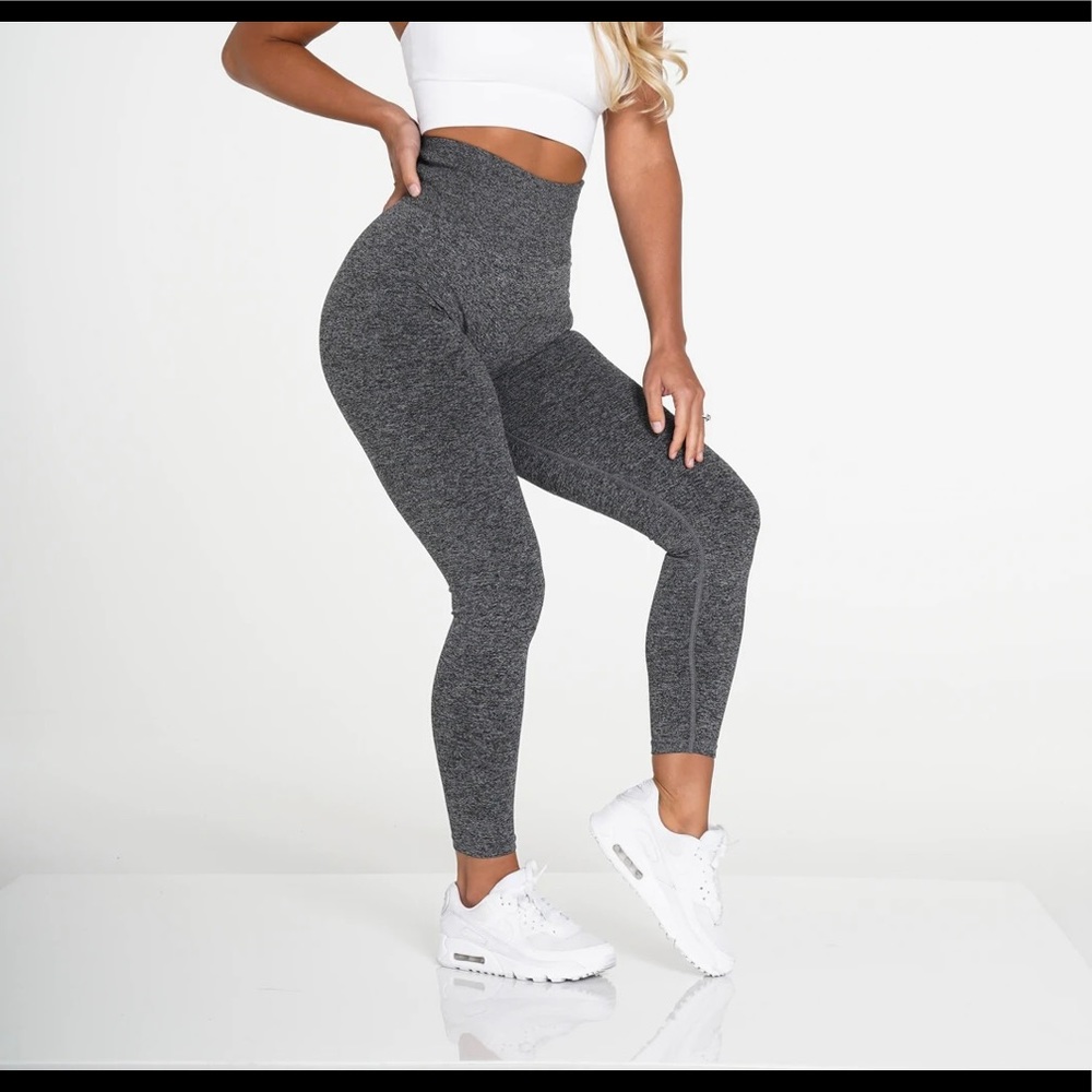 Nvgtn scrunch seamless leggings